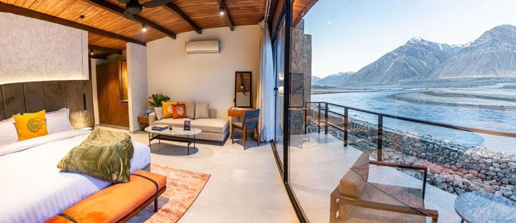 Riverfront Chalet — photo 1