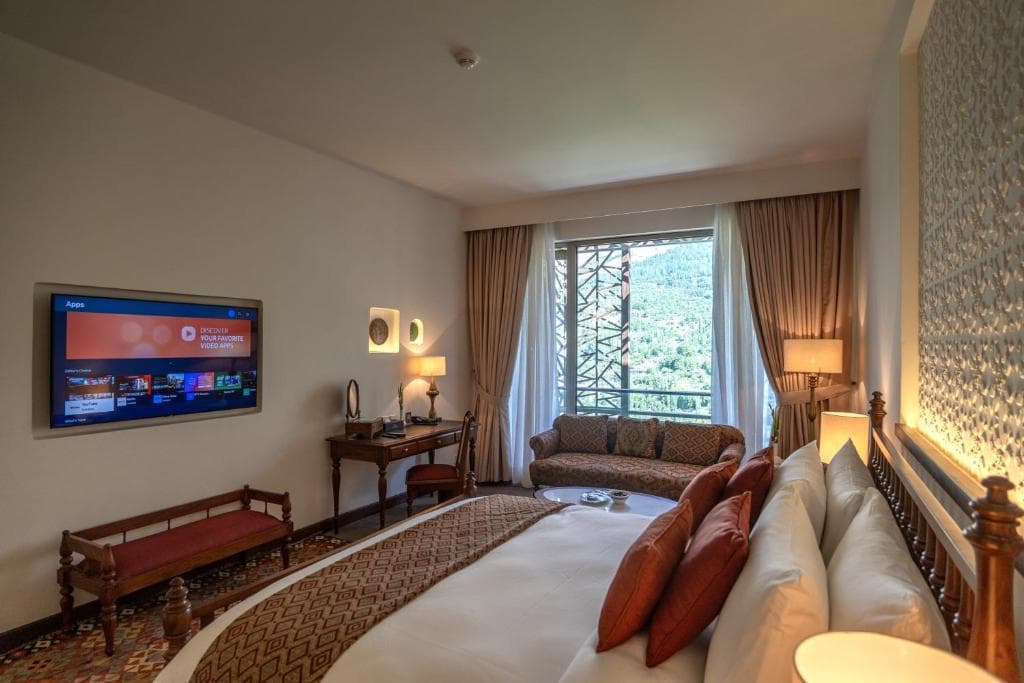 Deluxe King Room — photo 1