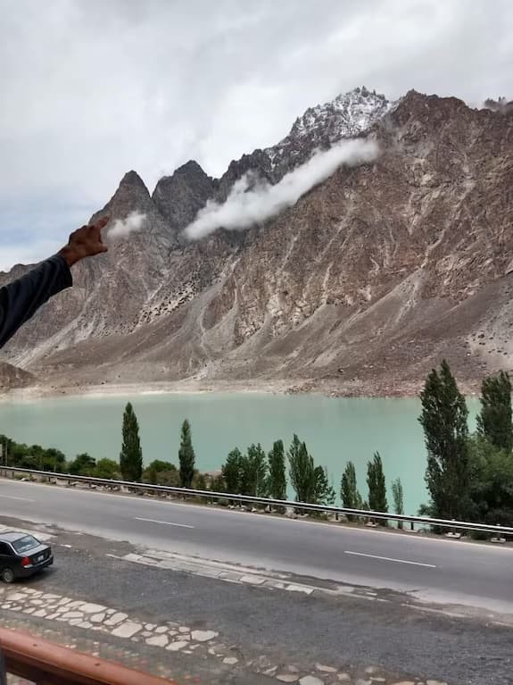 Sapphire Hunza photo 4