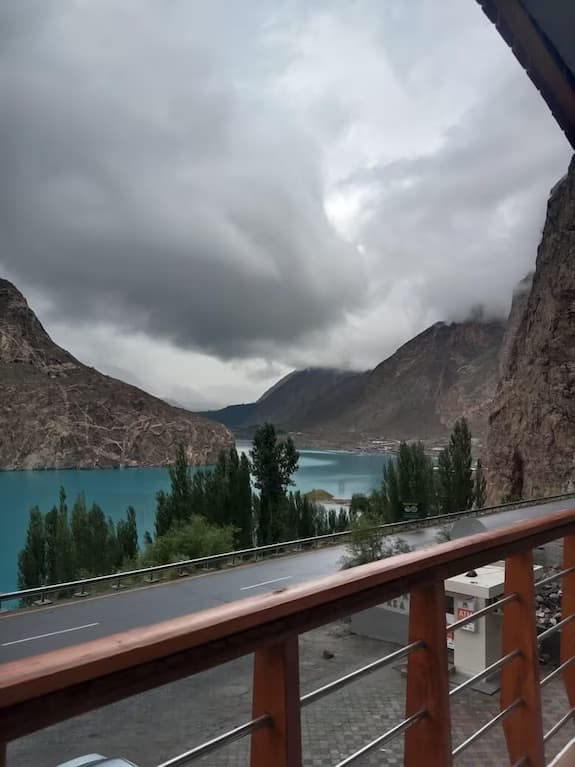 Sapphire Hunza photo 5