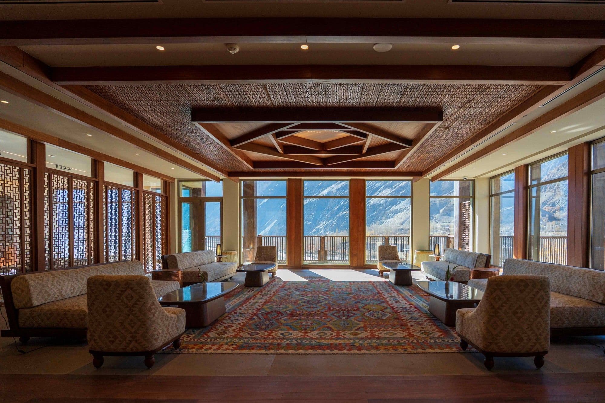 Sost Serena Hotel photo 2