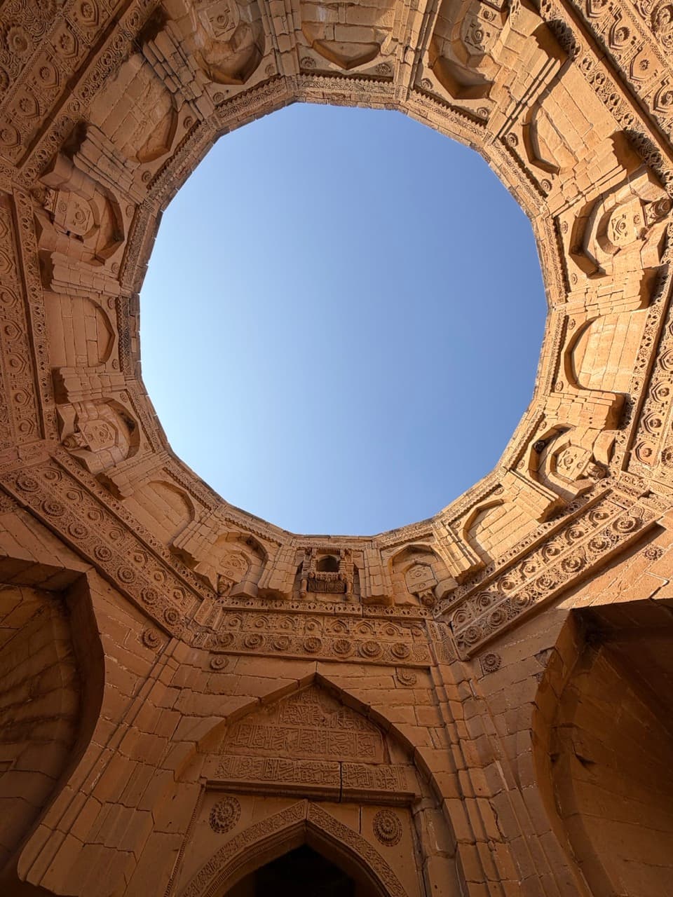Karachi, Makli & Thatta — Day Trip